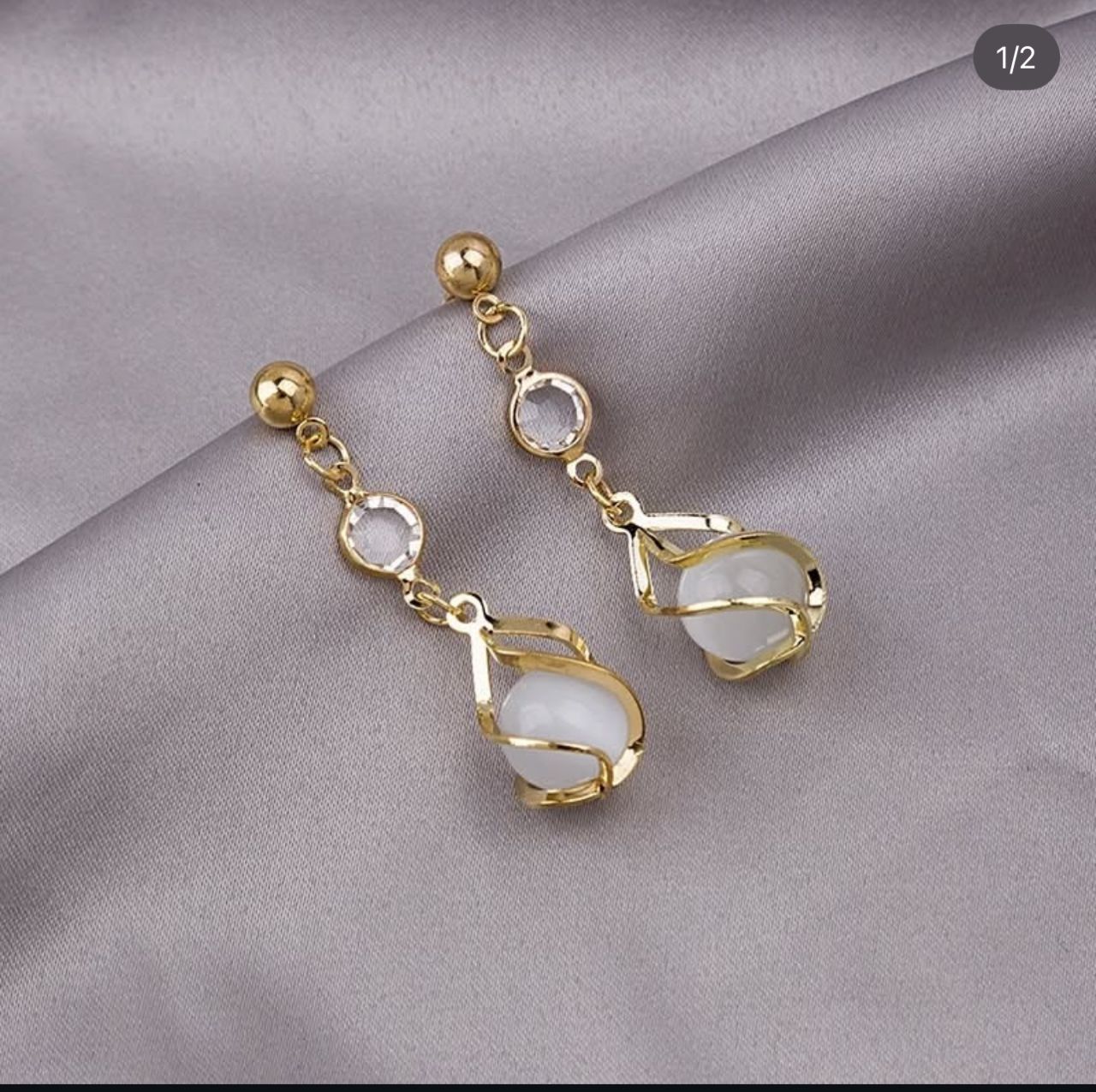 Ladies earrings. Simple looks