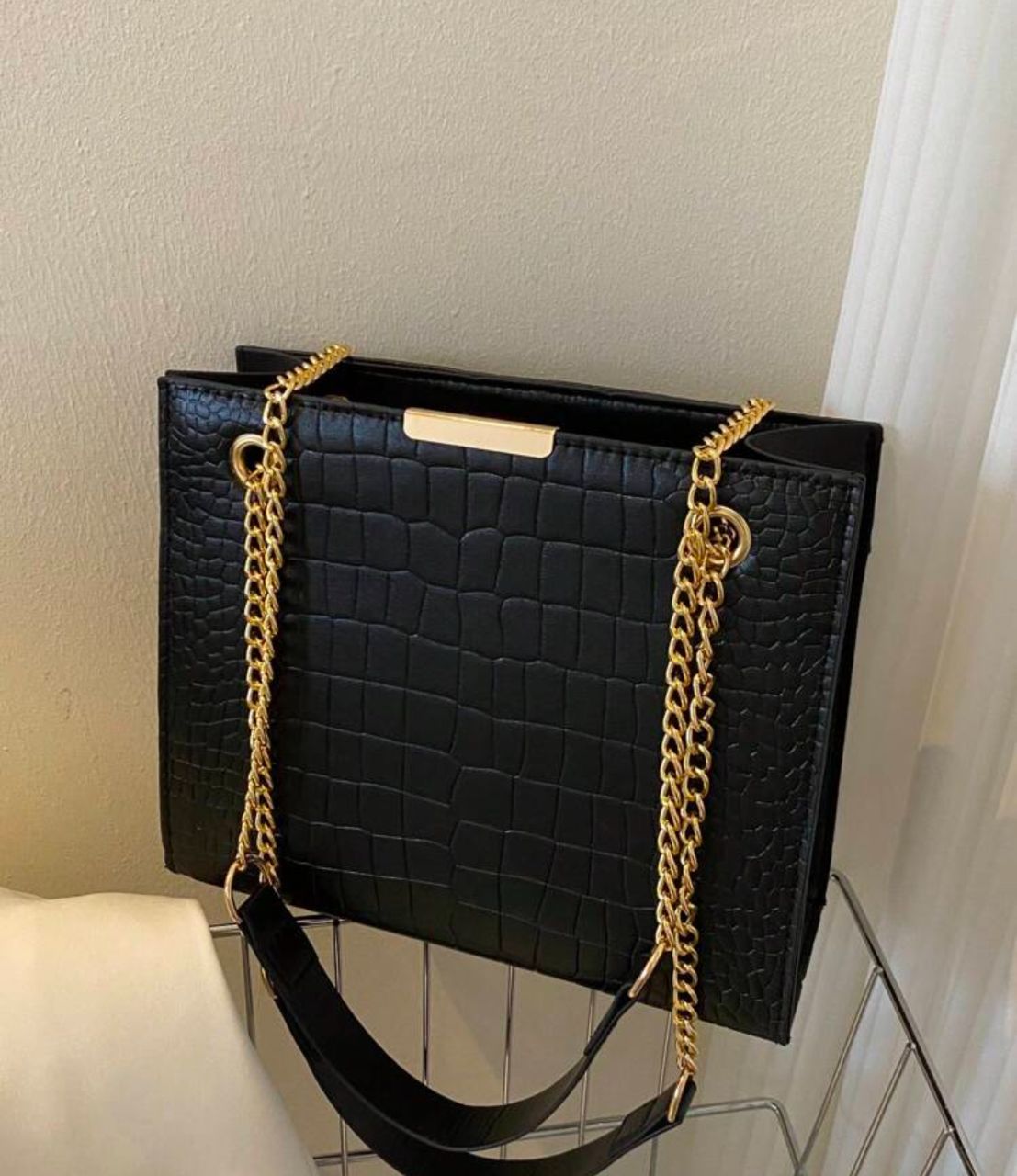 Crocodile skin pattern ladies bag