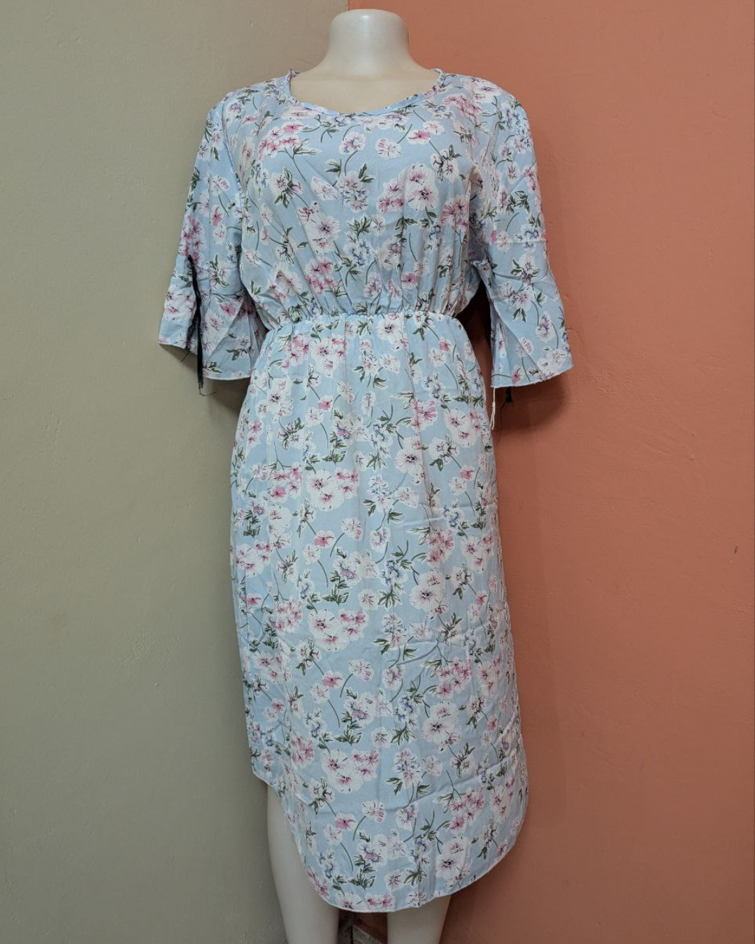 Light Blue Floral Midi Dress for Women – Elastic Waist & Flared Elbow Sleeves (THRIFT)