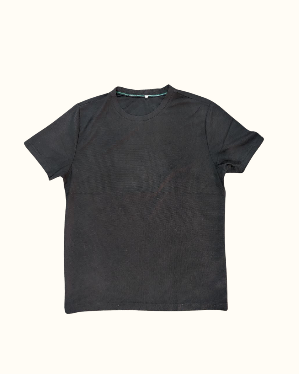 Classic Black Crew Neck T-Shirt for Men – Minimalist Short Sleeve Cotton Tee (THRIFT)