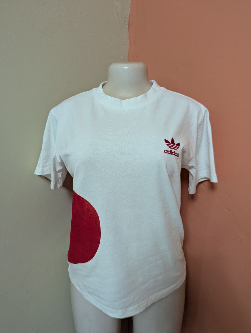 Adidas Originals White T-Shirt with Red Trefoil Logo – Stylish Men’s Casual Wear (THRIFT)