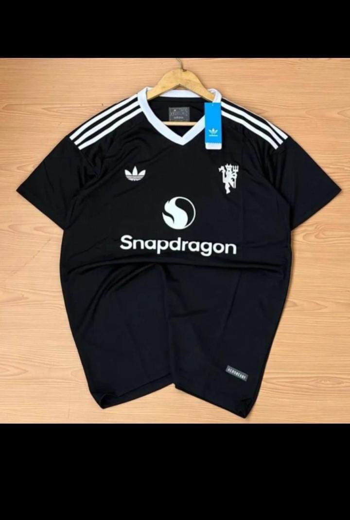Man United black kit